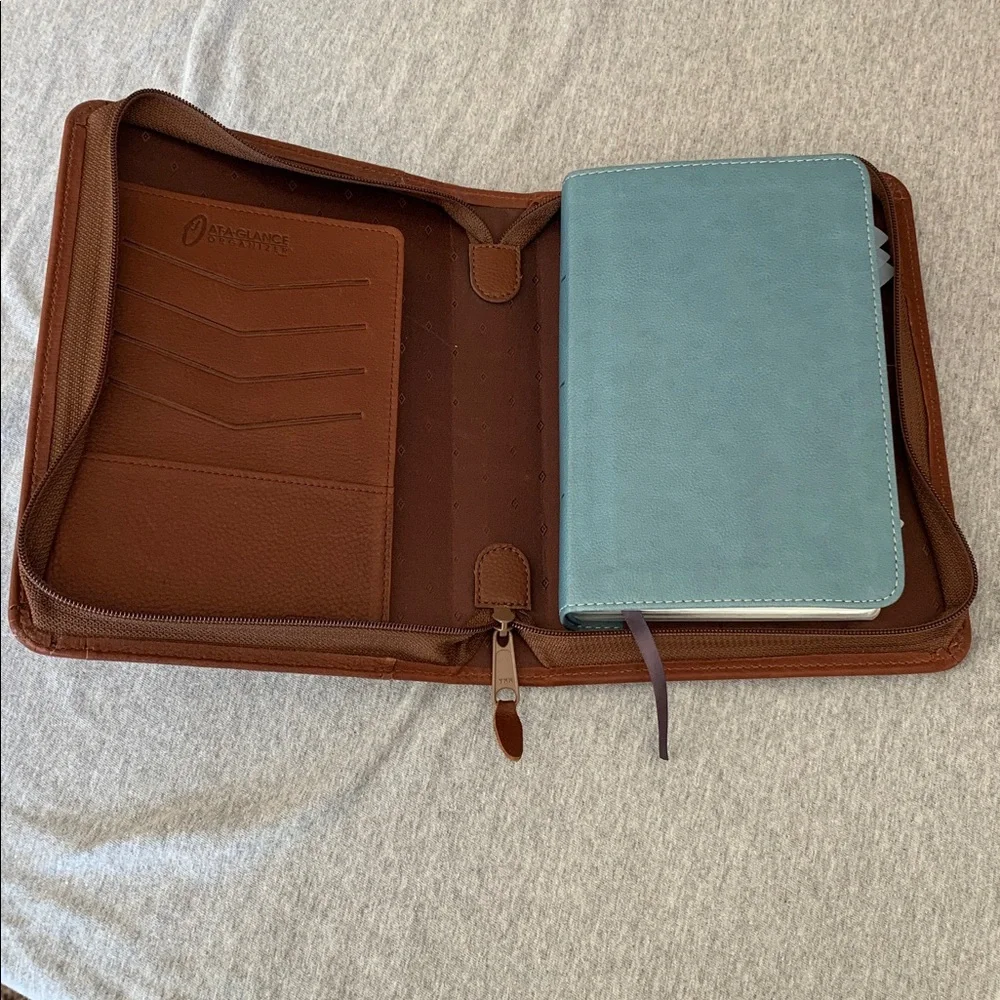 Leather At-A-Glance Organizer